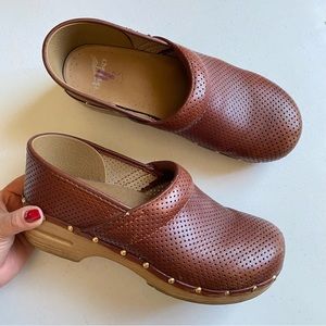 Dansko Size 42 Tan Mesh Gold Studded Leather Rounded Toe Slip-on Clog
